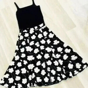 .*NWOT* Chaps  Skirt by Ralph Lauren Size Medium
